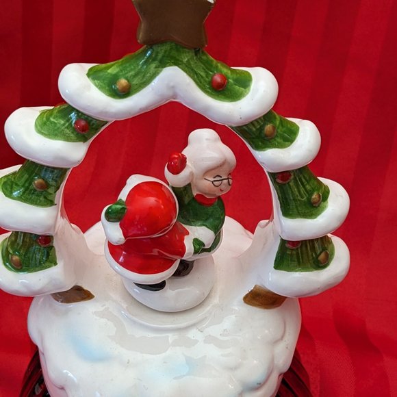 Vtg. 1984 Lefton Dancing Santa &Mrs Claus Music Box Plays Here Comes Santa Claus - Picture 9 of 10